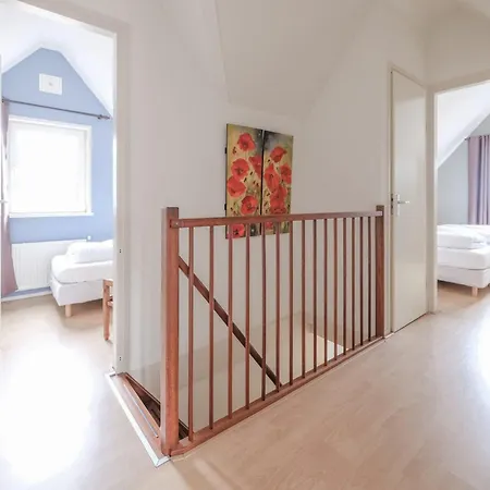 Vakantiehuis Attractive Close To Forest, Beach, Sea Sint Maartensvlotbrug