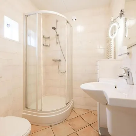 Vakantiehuis Attractive Close To Forest, Beach, Sea *